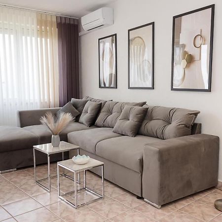 Two Identical Designer 2Bd Flats With Sea View In Balchik By Flat Mаnager Daire Dış mekan fotoğraf