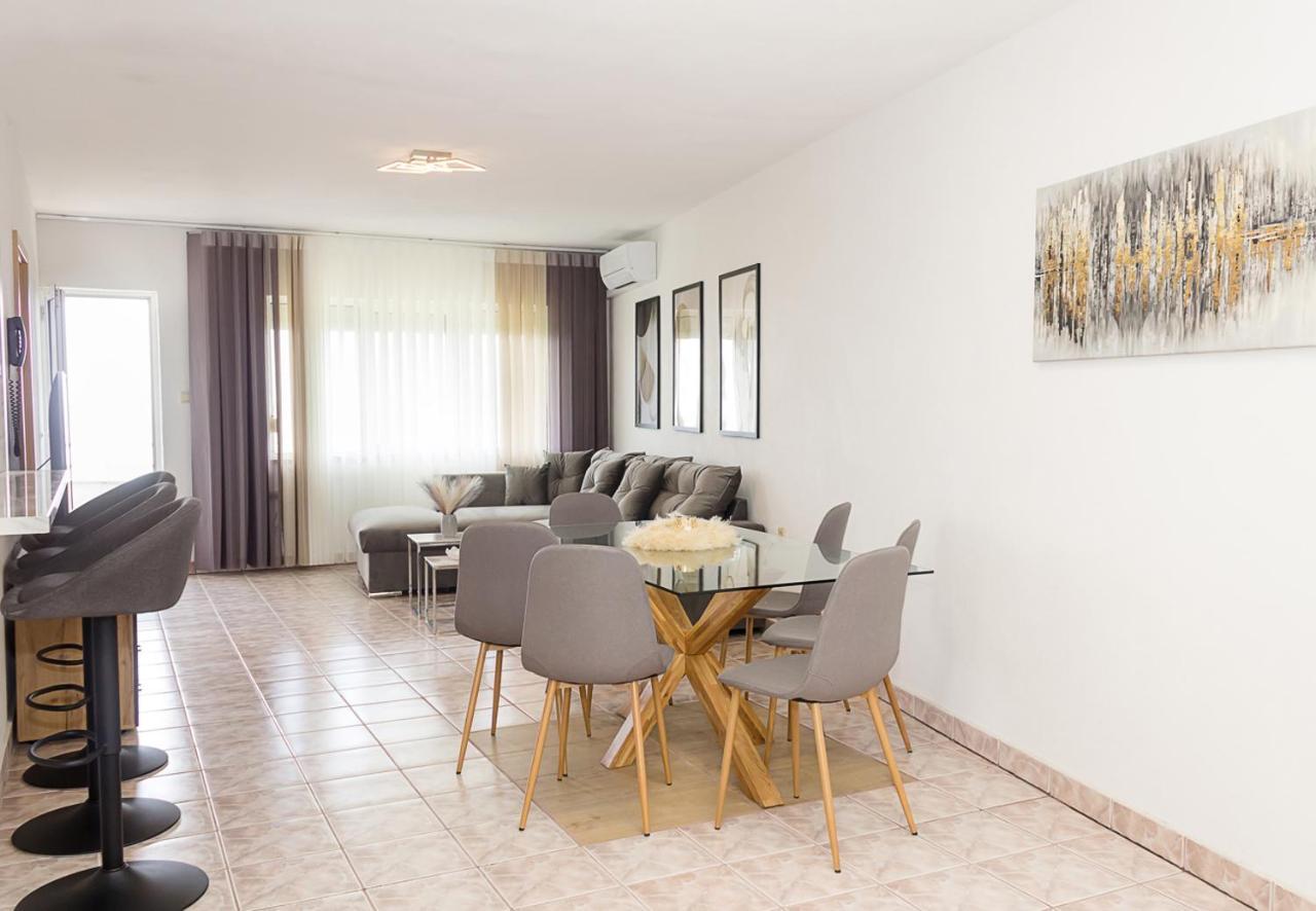 Two Identical Designer 2Bd Flats With Sea View In Balchik By Flat Mаnager Daire Dış mekan fotoğraf